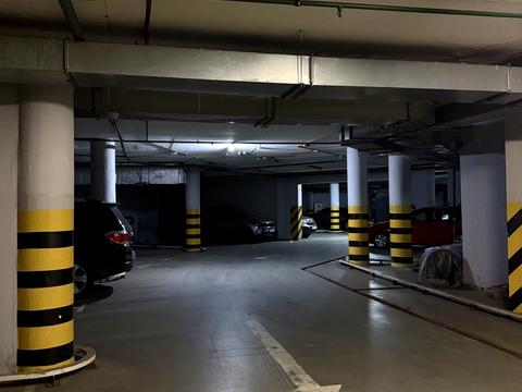 паркомісце за адресою Чоколівський бульв., 42-А