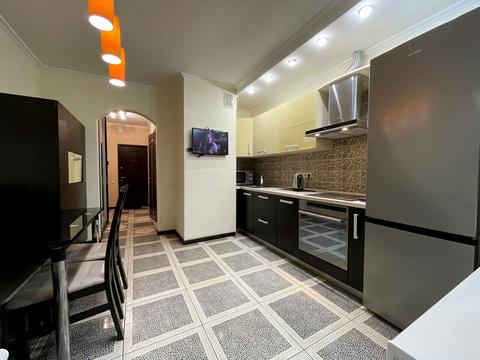 квартира за адресою Анни Ахматової вул., 28