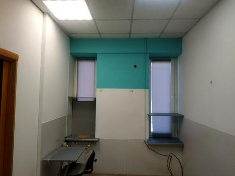 комерційна за адресою Левка Лук'яненка вул. (Маршала Тимошенка), 13-А