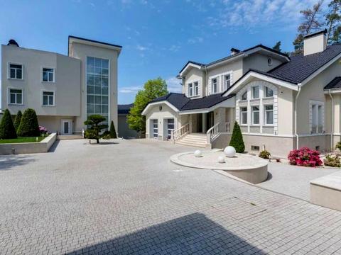 будинок за адресою Богдана Ступки пров.