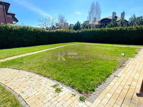 будинок за адресою молодіжна