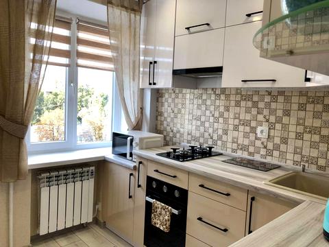 квартира за адресою Соборна вул. (50 років Жовтня), 3