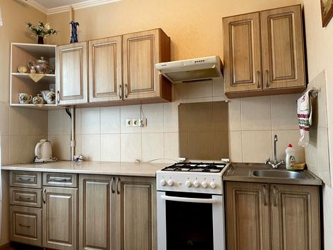 квартира за адресою Тростянецька вул., 8