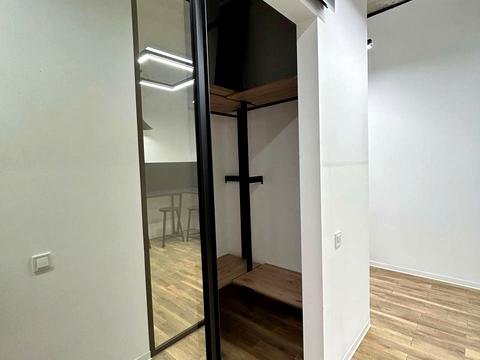 комерційна за адресою Кловський узвіз (Кловський), 7