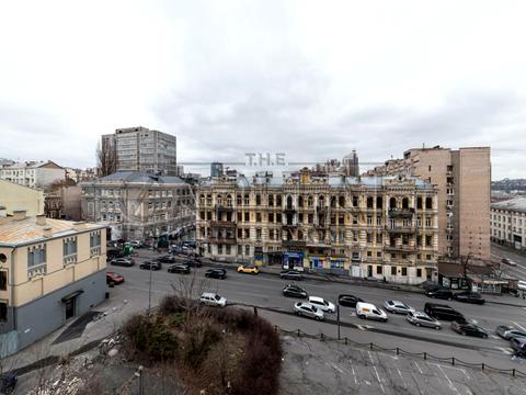 комерційна за адресою Дмитрівська вул., 18/24
