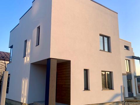 будинок за адресою Романа Шухевича вул., 112