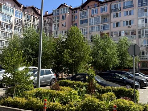 квартира за адресою Академіка Лебедєва вул., 1