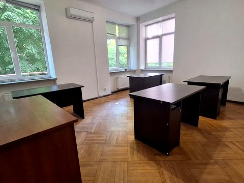 комерційна за адресою Героїв Майдану, 8б