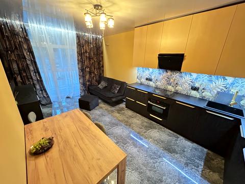 квартира за адресою Академіка Глушкова просп., 42