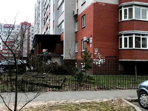 комерційна за адресою Грушевского, 21