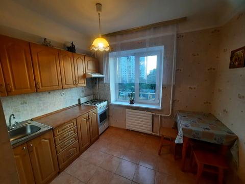 квартира за адресою Богатирська вул., 18