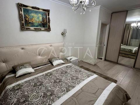 квартира за адресою Академіка Лебедєва вул., 1