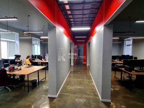 комерційна за адресою Лаврська вул. (Січневого Повстання), 16