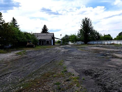 комерційна за адресою Центральна, 2а