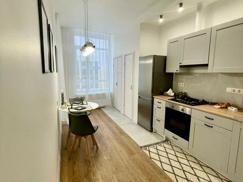 квартира за адресою Богатирська вул., 32