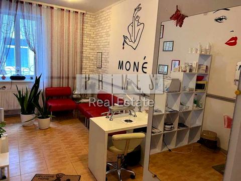 комерційна за адресою Соборна вул., 4