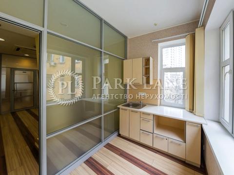 комерційна за адресою Саксаганського вул., 67-А