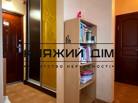 квартира за адресою Лариси Руденко вул., 21