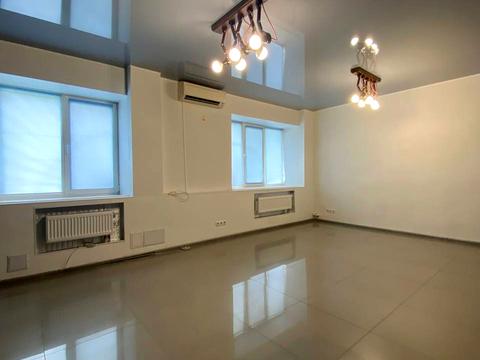 комерційна за адресою Мечникова вул. (Кловський), 18