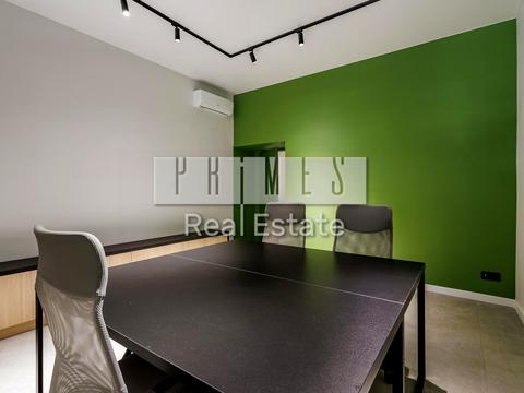 комерційна за адресою Богдана Хмельницького вул., 9