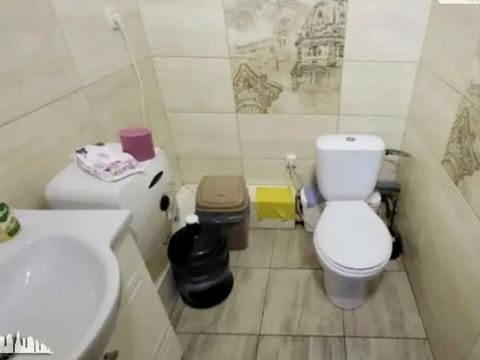 комерційна за адресою Героїв Крут вул. (Червоних Курсантів), 4в