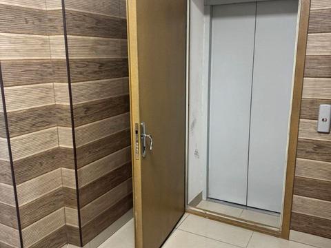 комерційна за адресою Михайла Грушевського вул., 22
