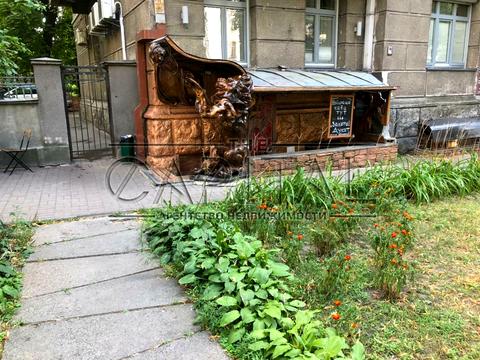 комерційна за адресою Інститутська вул., 16