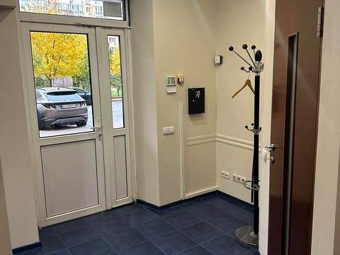 комерційна за адресою Володимира Івасюка просп. (Героїв Сталінграду), 6