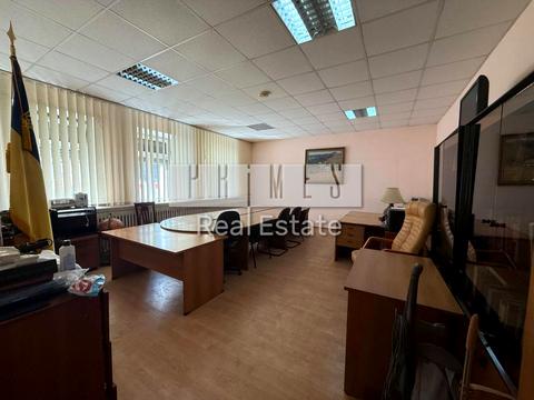 комерційна за адресою Лютеранська вул., 28