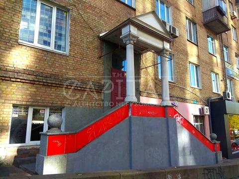 комерційна за адресою Лесі Українки бульв., 6