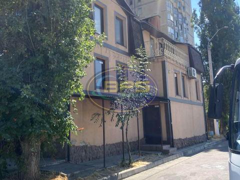 комерційна за адресою Давида Ойстраха вул. (Затонського), 23