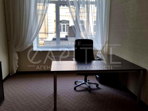 комерційна за адресою Київ, Митрофана Довнар-Запольського вул., 7
