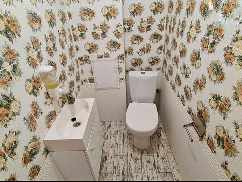 комерційна за адресою Кам'янецька вул., 118