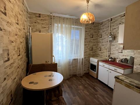 квартира за адресою Героїв України вул., 14 к2