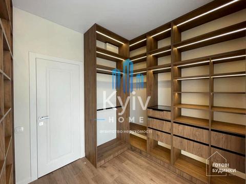 будинок за адресою Соборна вул. ()