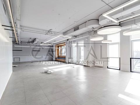комерційна за адресою Спаська вул., 11