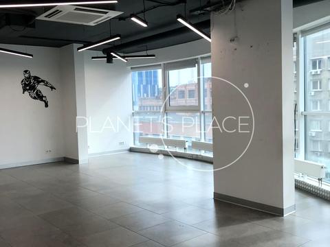 комерційна за адресою Жилянська вул., 118