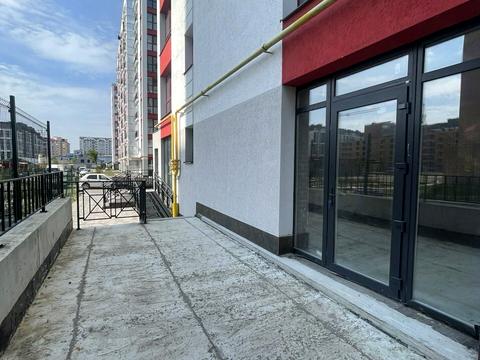 комерційна за адресою Олександра Довженка вул., 21а