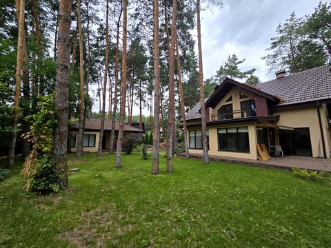 будинок за адресою Набережна вул.