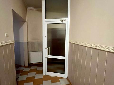 комерційна за адресою Михайла Туган-Барановського вул., 30