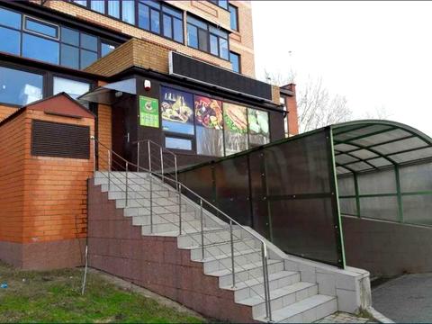 комерційна за адресою Незалежності вул., 8г