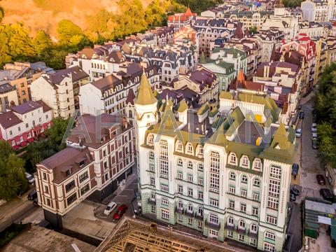 комерційна за адресою Кожум'яцька вул., 10