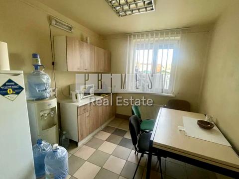 комерційна за адресою Київ, Науки просп., 33А