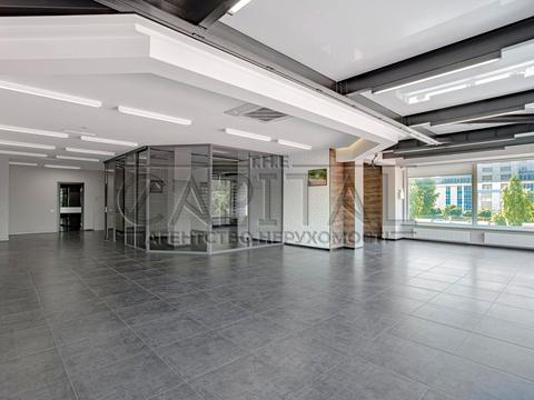 комерційна за адресою Павла Тичини просп., 18-Б