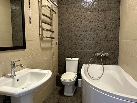 будинок за адресою Патона, 2б