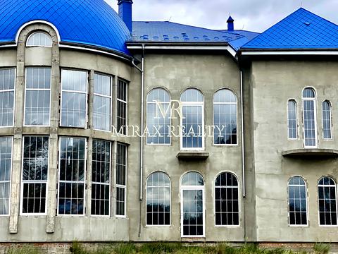 будинок за адресою с. Вишеньки, Набережна, 1