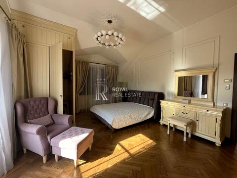 будинок за адресою с. Лісники, квіткова