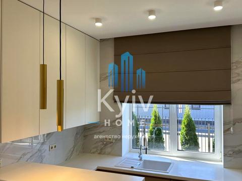 дом по адресу вул. Велика Набережна