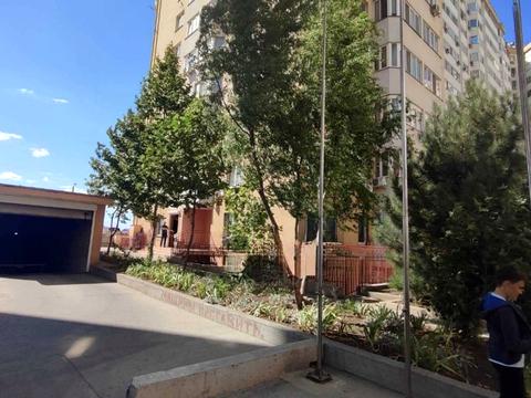 комерційна за адресою Райдужний масив вул., 20