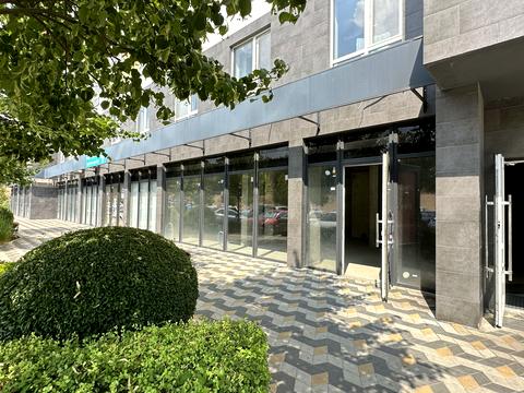 комерційна за адресою Університетська вул., 1г